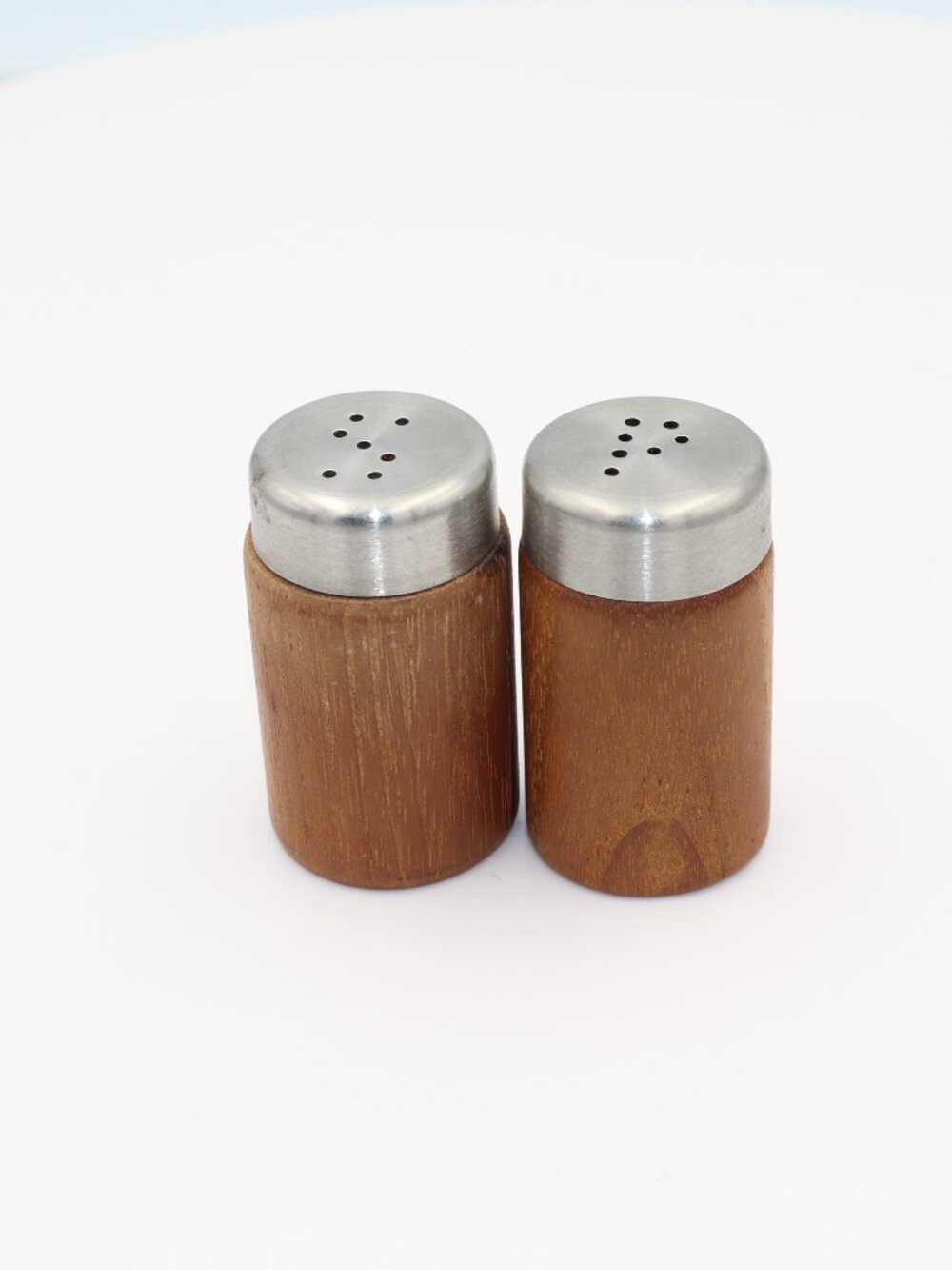 Norwegian Salt & Pepper Shakers Set Teak & 18-8 Stainless 1.25x2.5” Vintage - Picture 7 of 8